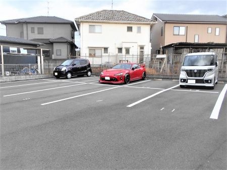 【リヴェールかわさきの駐車場】