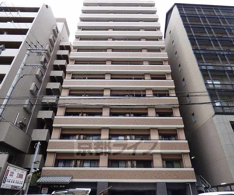 京都市中京区船屋町のマンションの建物外観