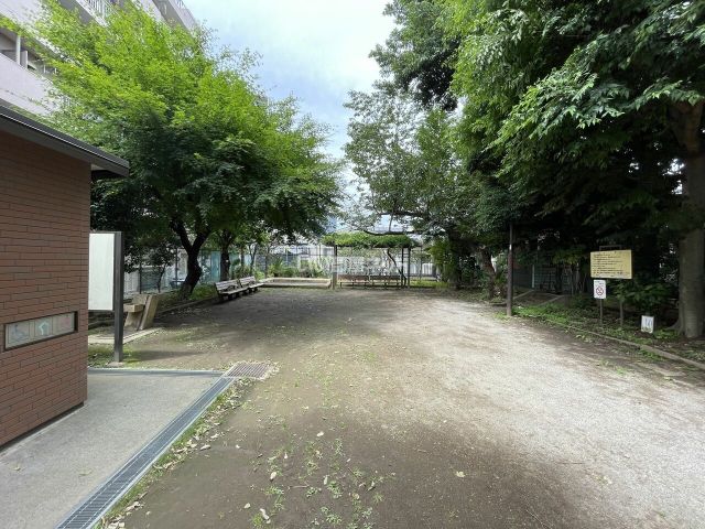 【コンポジット渋谷本町の公園】