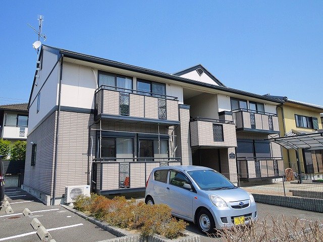 建物外観　落ち着いた雰囲気の外観です