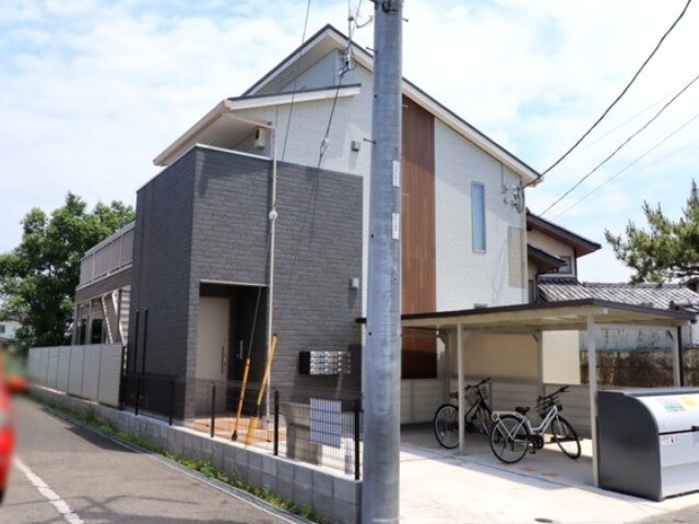 栃木市沼和田町のアパートの建物外観