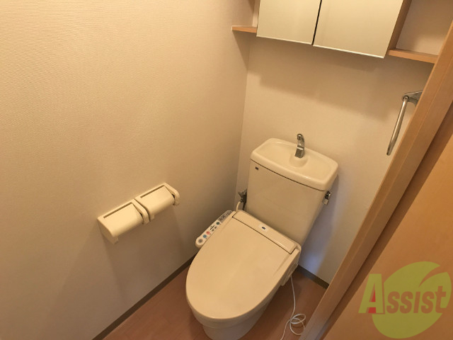 トイレ　ウォシュレット付。オシリに優しい設備です。