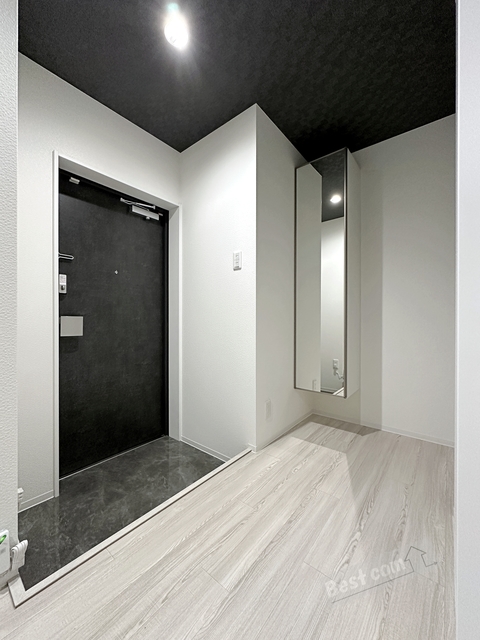 玄関　姿見付き天井高シューズクローゼット♪