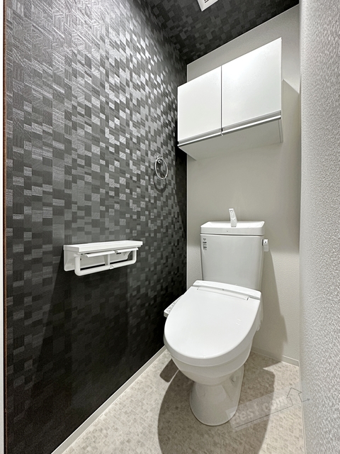 トイレ　温水洗浄便座付き♪