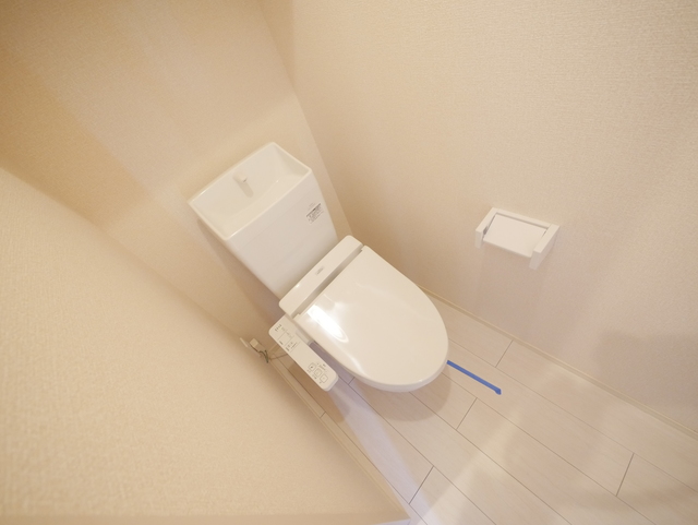 トイレ　★嬉しい温水洗浄便座のトイレです★