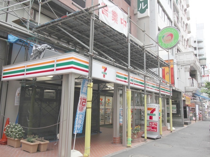 コンビニ　セブンイレブン（コンビニ）まで160m