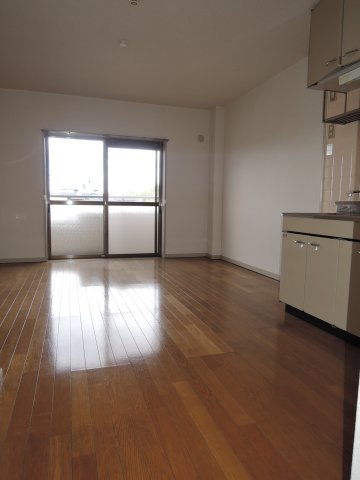 居室・リビング　同タイプの写真です。