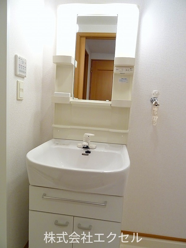 洗面設備　独立洗面台です。