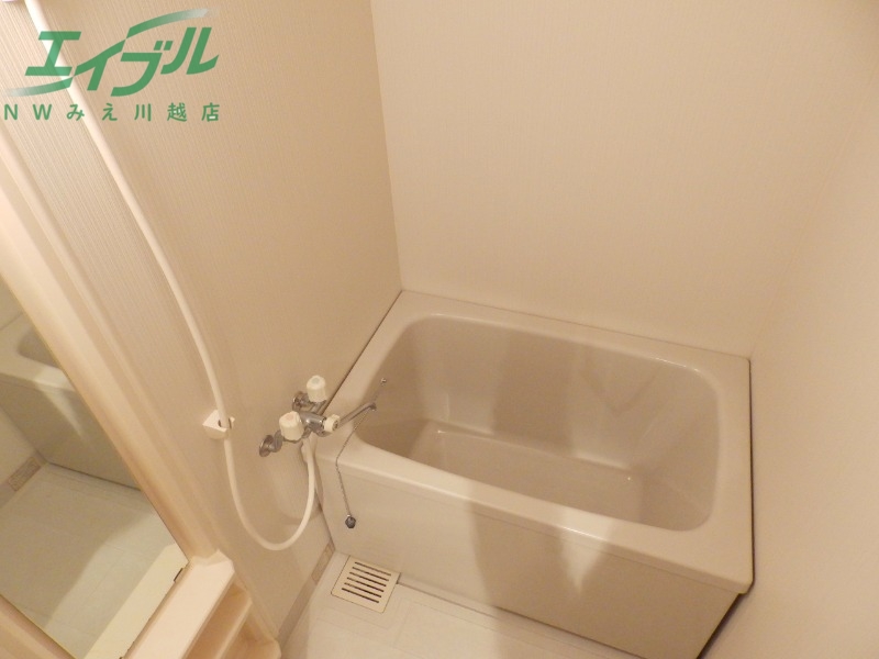 バス・シャワールーム　同物件別室反転写真