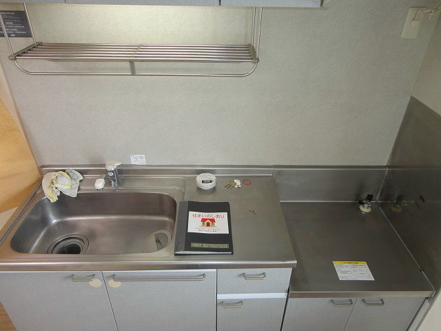 キッチン　写真は101号室です（参考）