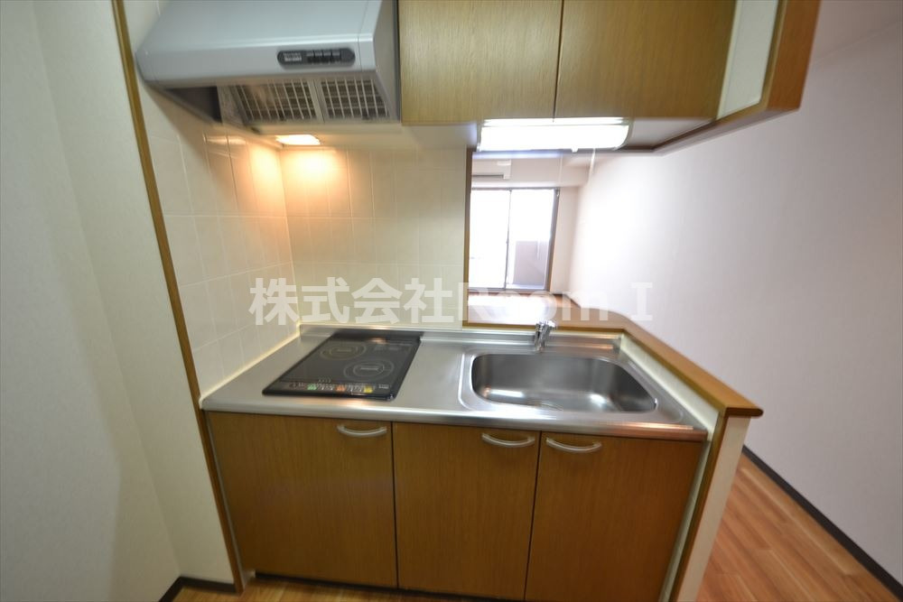 キッチン　コンパクトなキッチンで掃除もラクラク