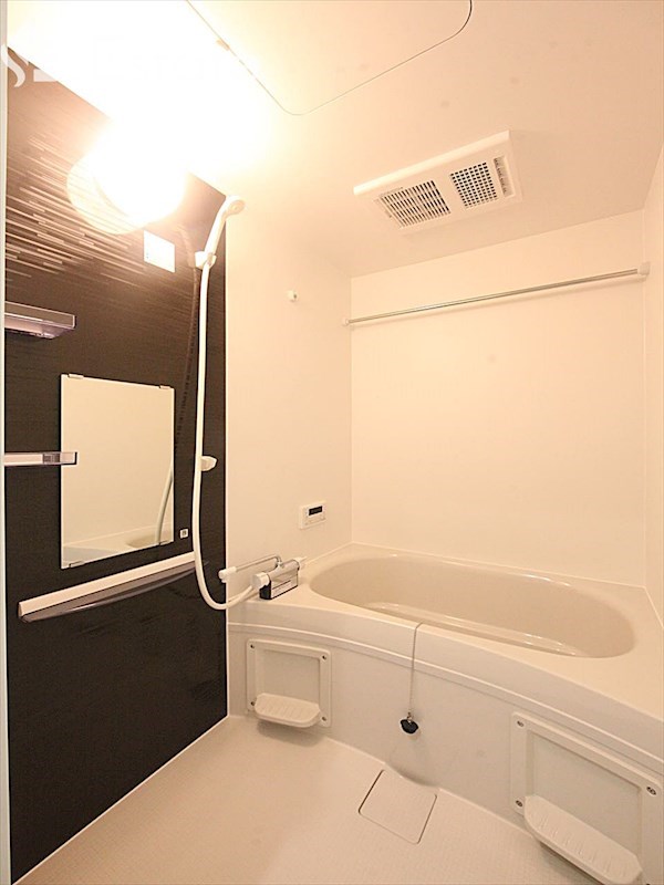 バス・シャワールーム　バスルーム