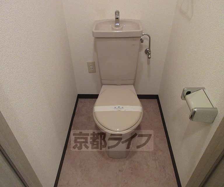 トイレ　清潔感のあるトイレです