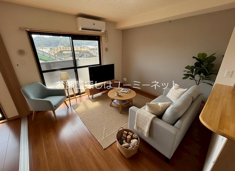 居室・リビング　写真内の家具はＣＧ画像です。物件に付帯するものではありません