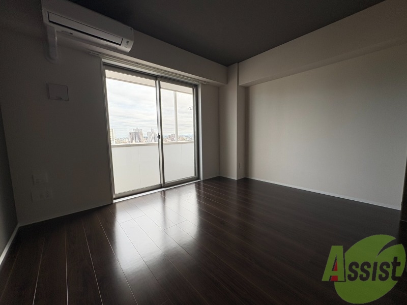 居室・リビング　大きな窓が付いていて日差しもたっぷり入ります。