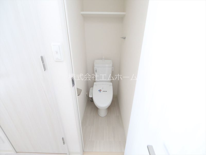 トイレ　温水洗浄暖房便座付トイレ