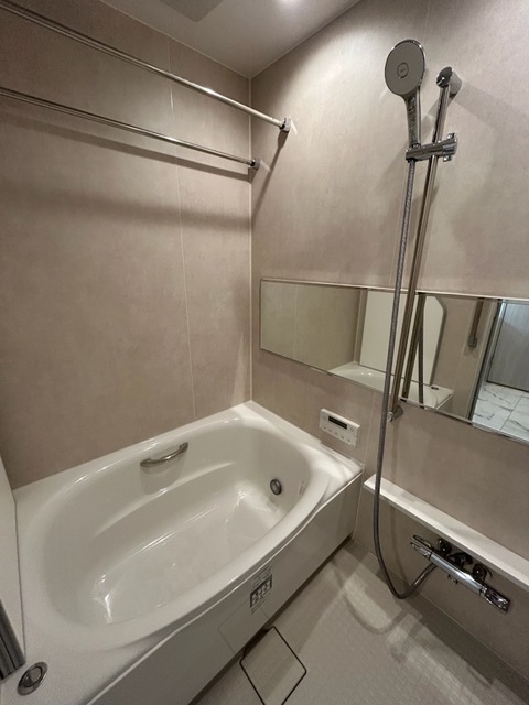 バス・シャワールーム　浴室暖房乾燥機、追焚機能