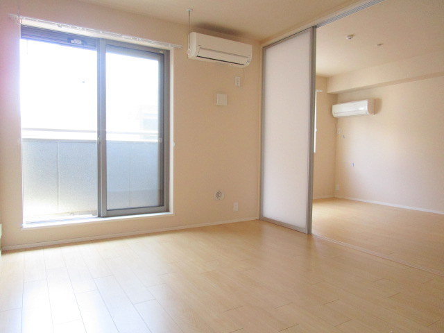 居室・リビング　★南向きで日当たり良好★