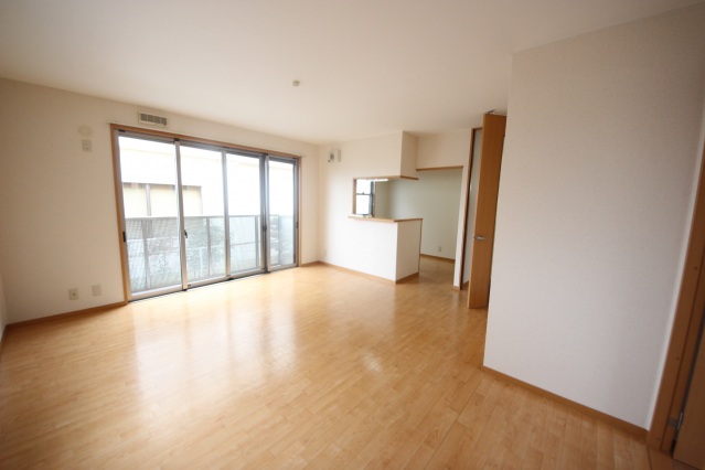 居室・リビング　反転