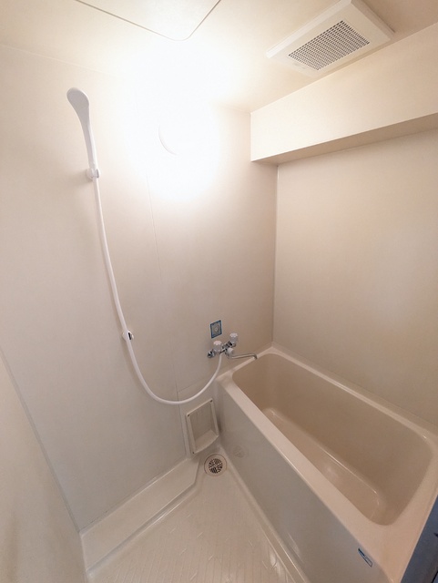 バス・シャワールーム　※クリーニング前の写真です