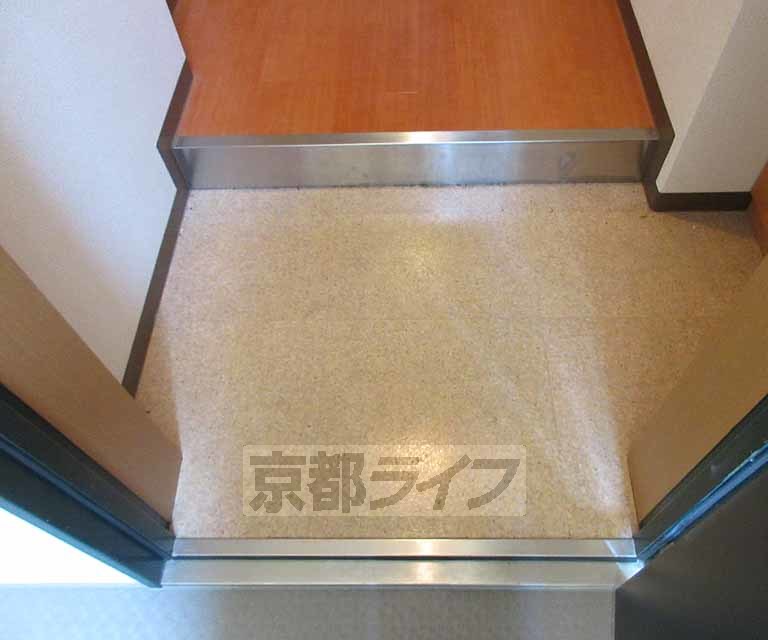 玄関　来客にも安心のスペースです