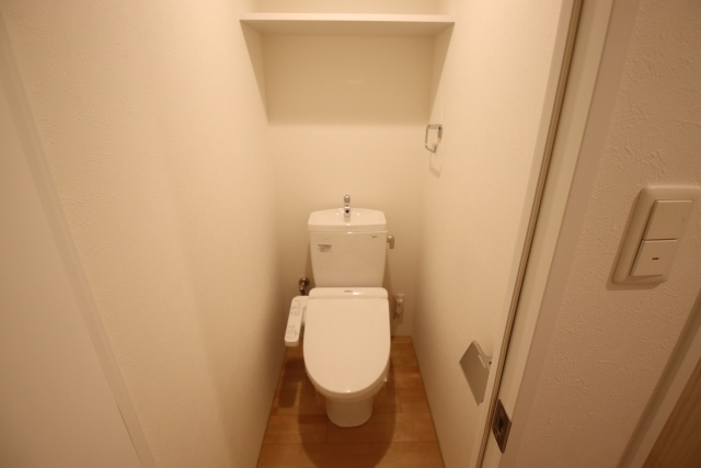 トイレ　※別室の参考写真の為、現況優先です。