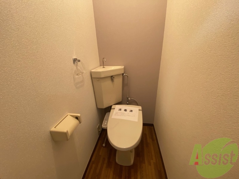 トイレ　温水洗浄便座付きのトイレは、使用しやすくうれしいですね。