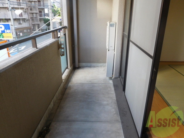 バルコニー　横に広～いバルコニー。沢山干せますよ。風通しもバッチリです