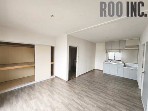 居室・リビング　写真は反転のお部屋です