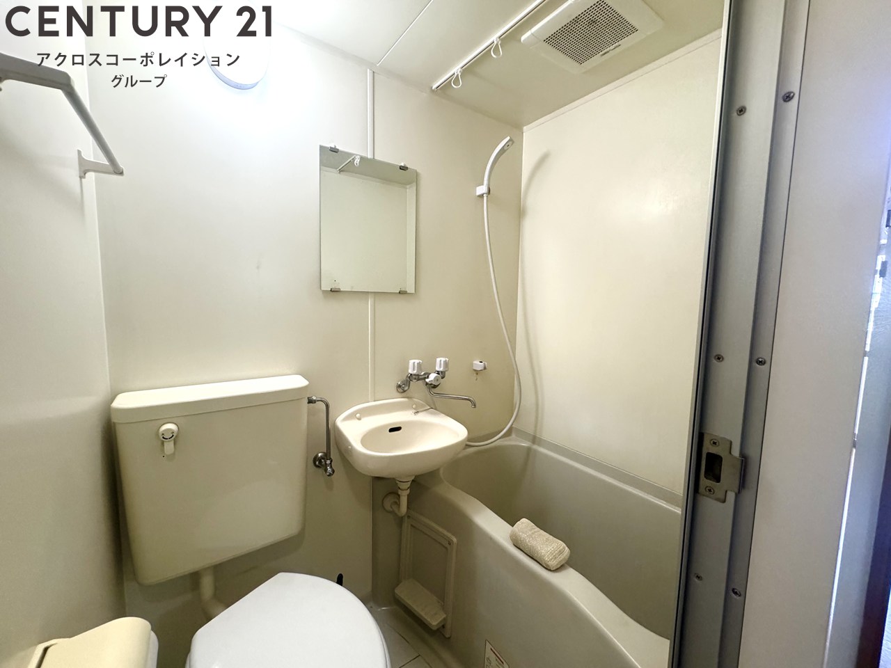 バス・シャワールーム　シンプルなユニットバスです！