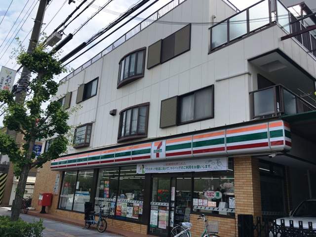 コンビニ　セブンイレブン（コンビニ）まで502m