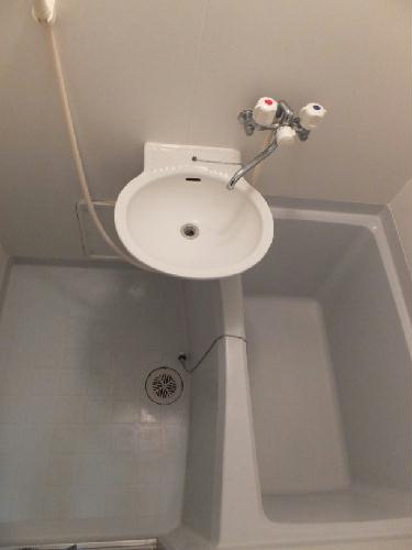 バス・シャワールーム　トイレと別なのでゆっくり出来るバスルーム