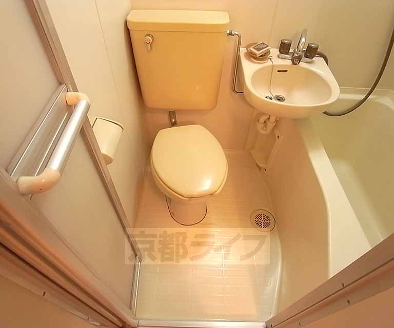 トイレ　掃除のしやすいトイレです。
