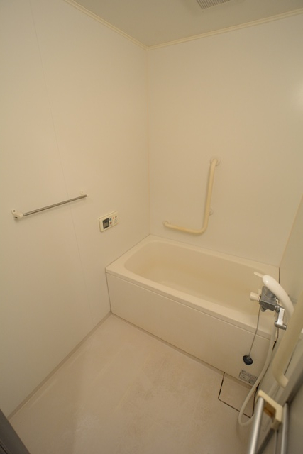 バス・シャワールーム　バストイレ別でオススメです！