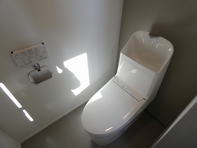 トイレ　トイレ