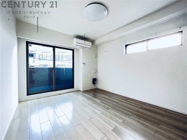 居室・リビング　南向き☆エアコン付きで初期費用を抑えられます☆