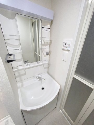 洗面設備　独立洗面化粧台付き