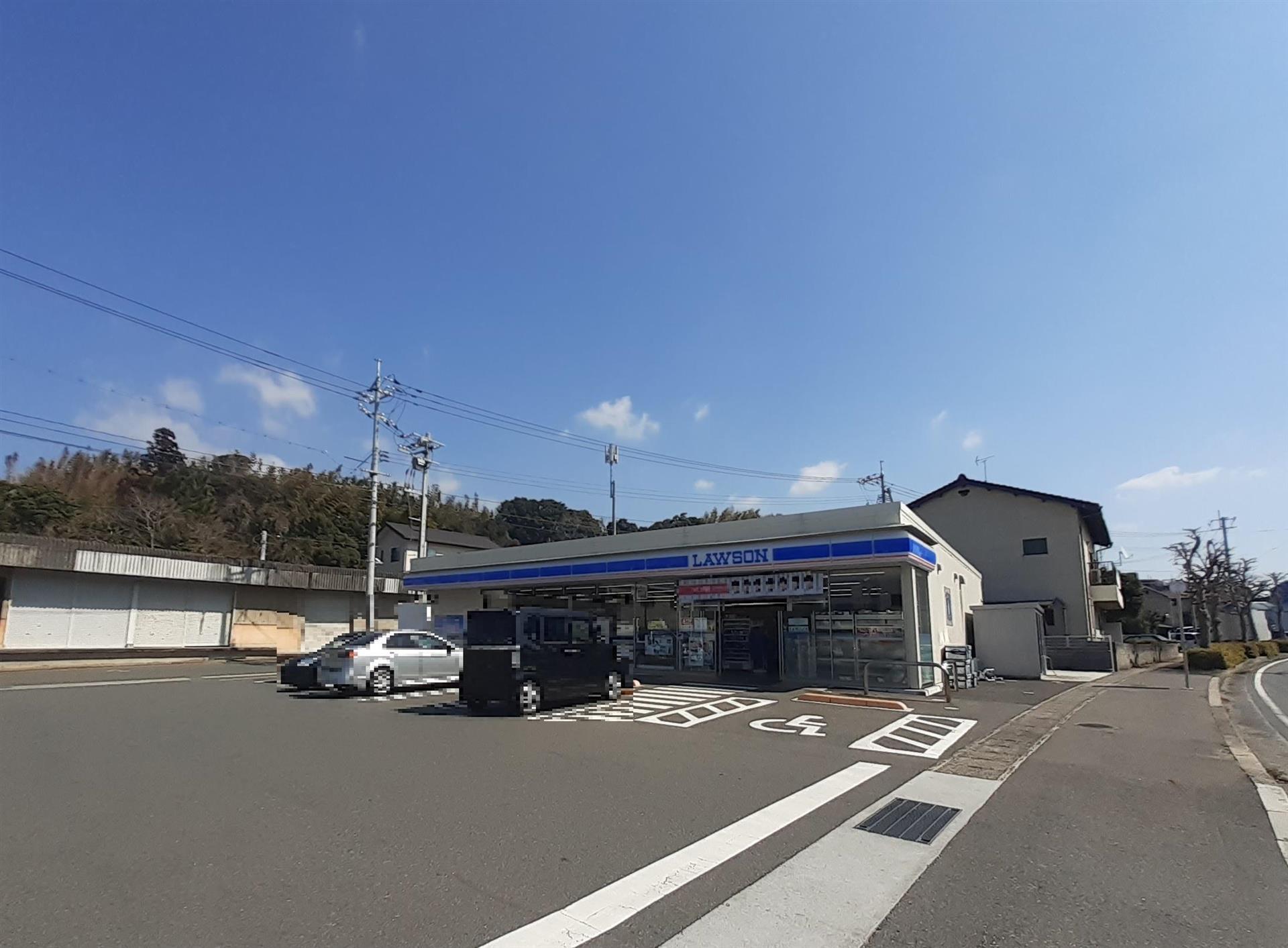 コンビニ　ローソン下関垢田町一丁目店（コンビニ）まで670m