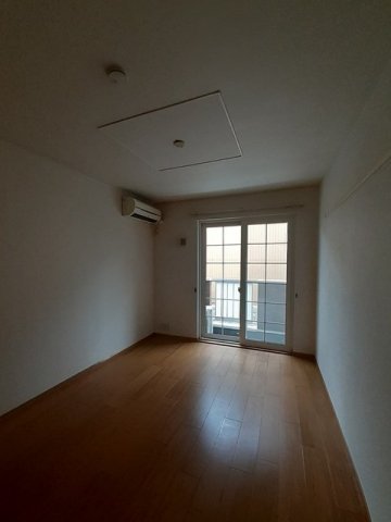 居室・リビング　こちらのリビングで趣味の時間をお楽しみください