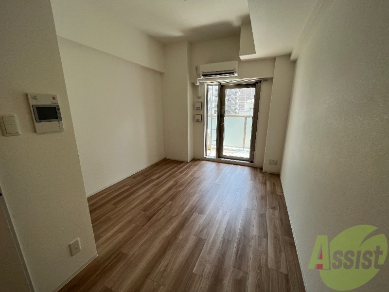 居室・リビング　フローリング貼りの綺麗な室内です