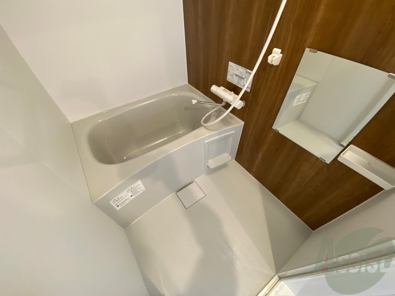 バス・シャワールーム　お風呂になります。一日の疲れを癒してくださいね。