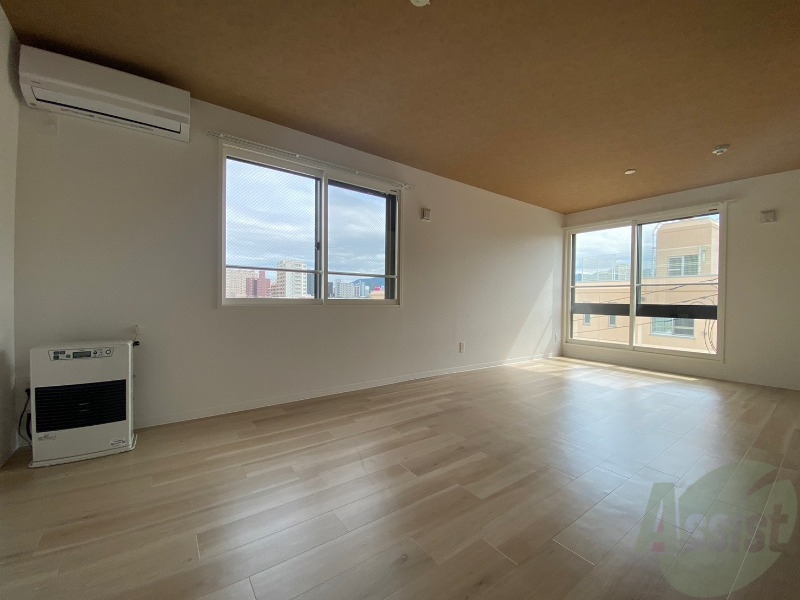 居室・リビング　広くてきれいなリビングです！快適に過ごせそうですね。