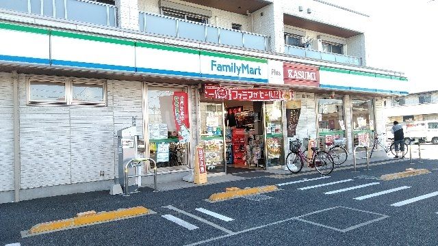 コンビニ　ファミリーマート プラスカスミ白岡駅西口店（コンビニ）まで467m