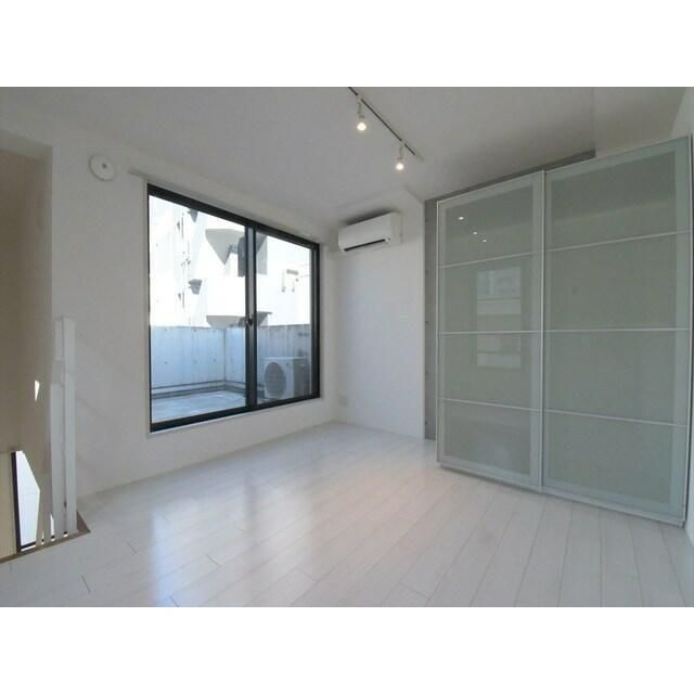 居室・リビング　※メゾネットタイプの上階の写真です。