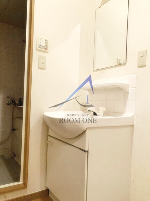 洗面設備　独立洗面台です。