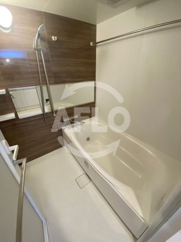 バス・シャワールーム　スプランディッド本町東DUE　浴室