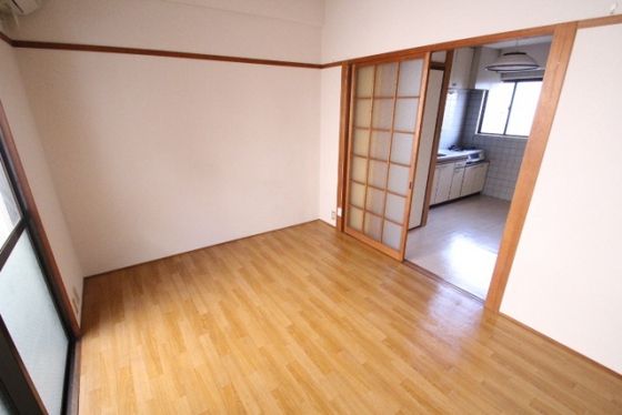 居室・リビング　※別の部屋の写真です。