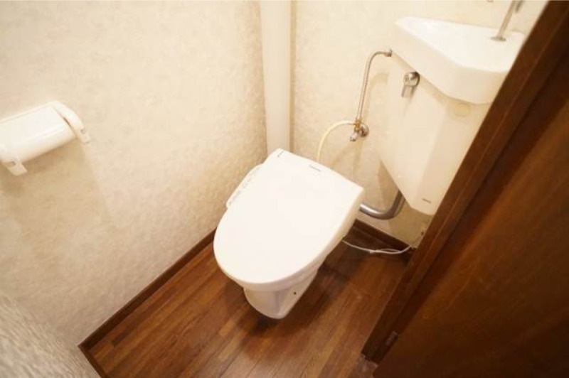 トイレ　別号室