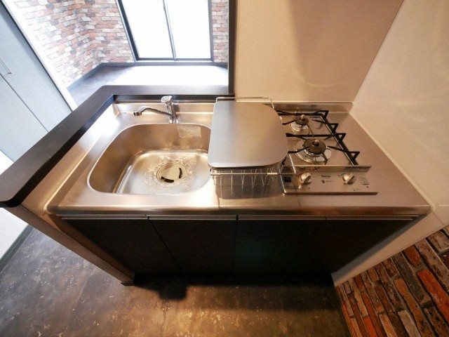 キッチン　同物件別号室の為、現況を優先致します。