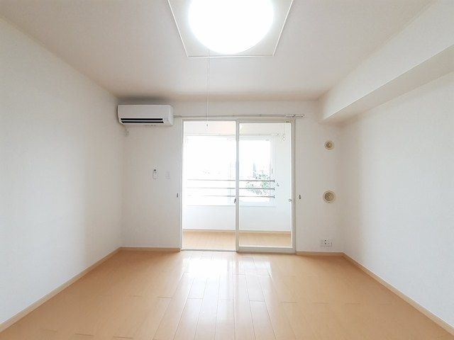 居室・リビング　ゆったり過ごせる居間です